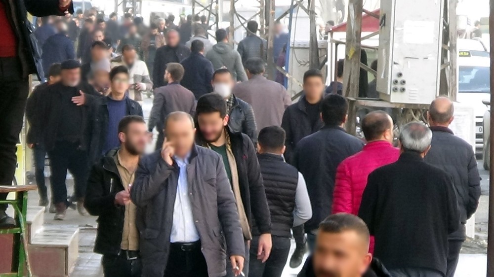 Yüksekova halkı ‘evde kalın’ çağrılarına uymadı 