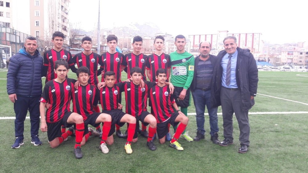 Yüksekova U15 Takımı il şampiyonu oldu 