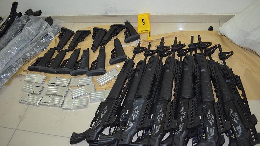 Yüksekova'da çok sayıda silah ve mühimmat ele geçirildi