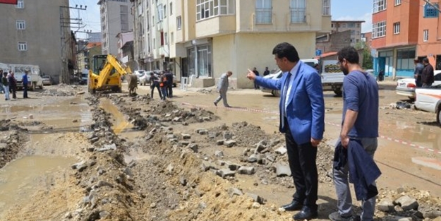 Yüksekova’da elektrik telleri yer altına alınmaya başlandı