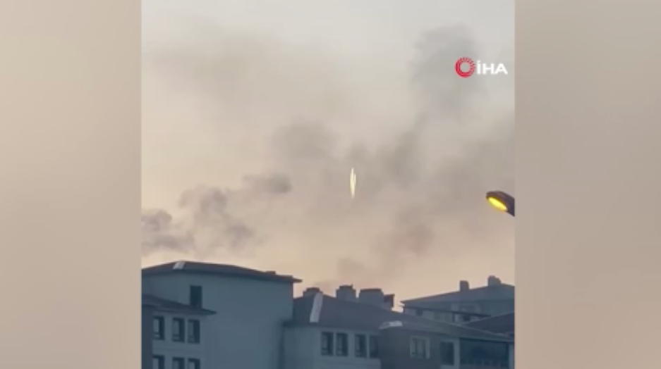 Yüksekova’da gökyüzünde ışık saçan cisim görüldü!