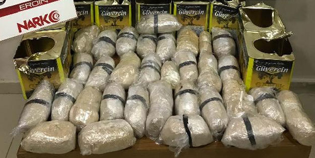 Yüksekova'da zeytin tenekesinde 15 kilo 929 gram eroin ele geçirildi