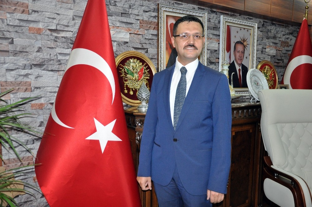 Yüksekova’nın yeni Kaymakamı Doğramacı görevine başladı 