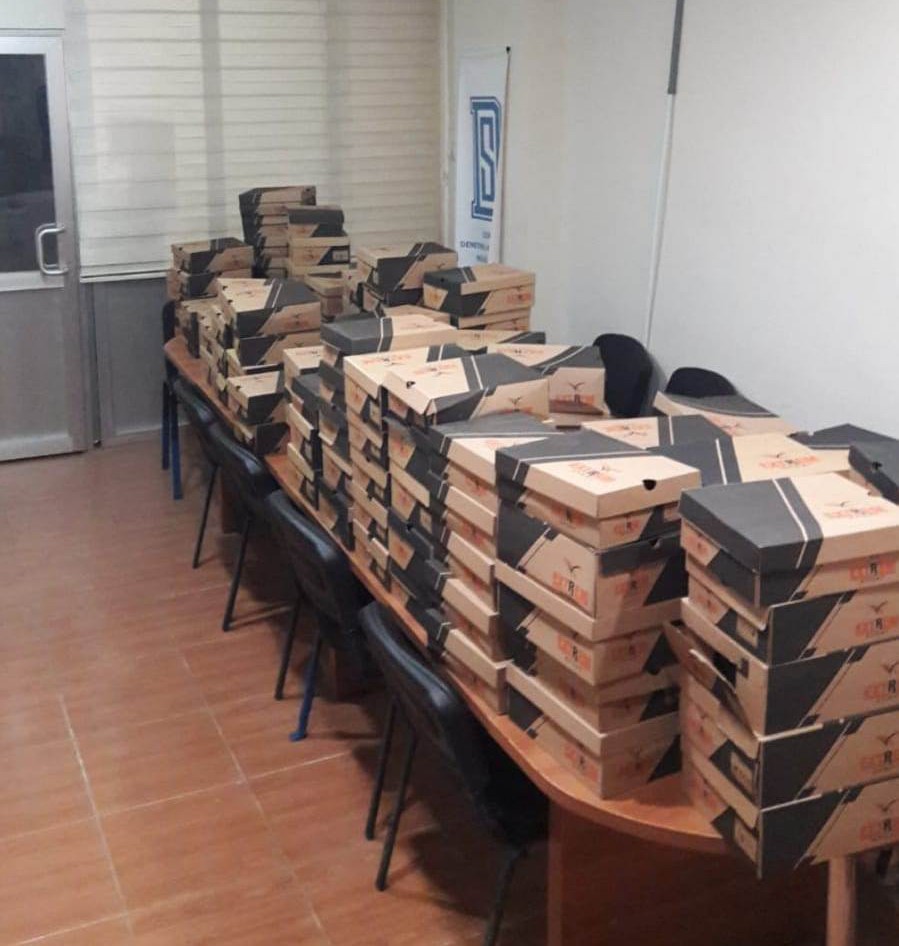 Yükümlü çocuklarına kışlık bot yardımı 