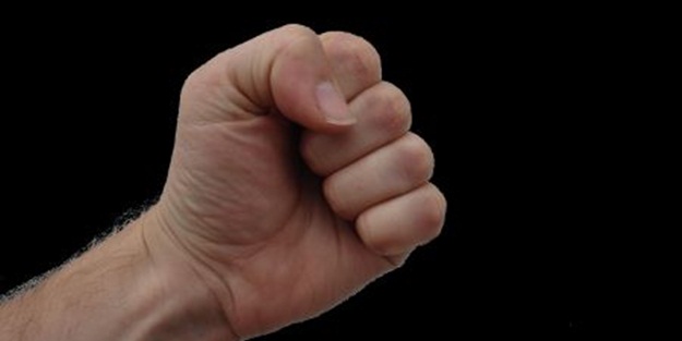 Yumruğunuzu sıkmanın bakın ne faydası var?