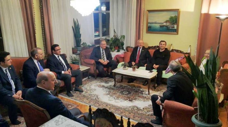 Yumruk atan vekile CHP'den 'geçmiş olsun' ziyareti