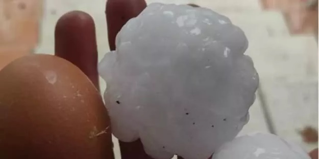 Yumurta büyüklüğünde dolu yağdı