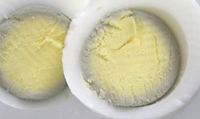 Yumurtadaki yeşil halkaya dikkat!