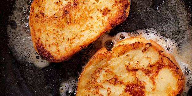 Yumurtalı ekmek tarifi nasıl yapılır? Anne usulü yumurtalı ekmek tarifi