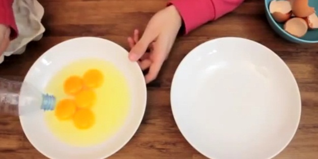 Yumurtanın sarısı kolayca nasıl ayrılır? - VIDEO