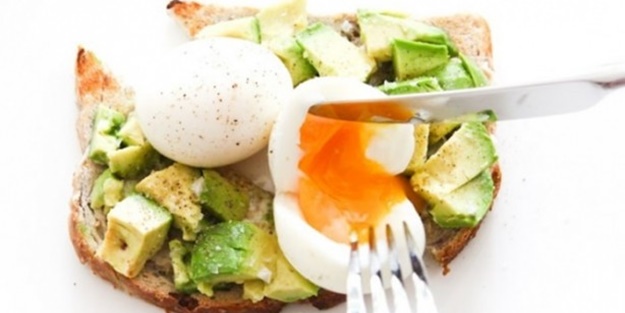 Yumurtayı çiğ sebzelerle tüketin