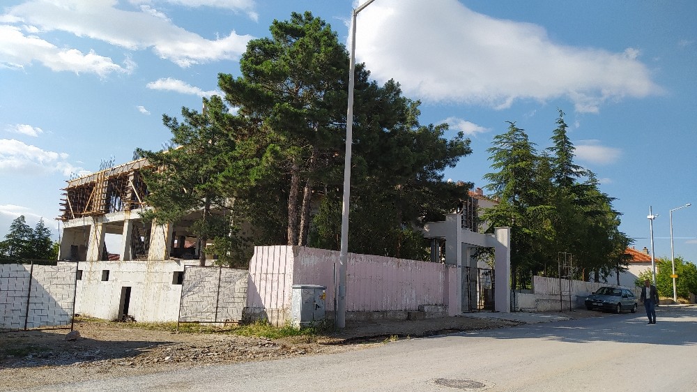 Yunak’da yarım kalan yatırımlara devam ediliyor 