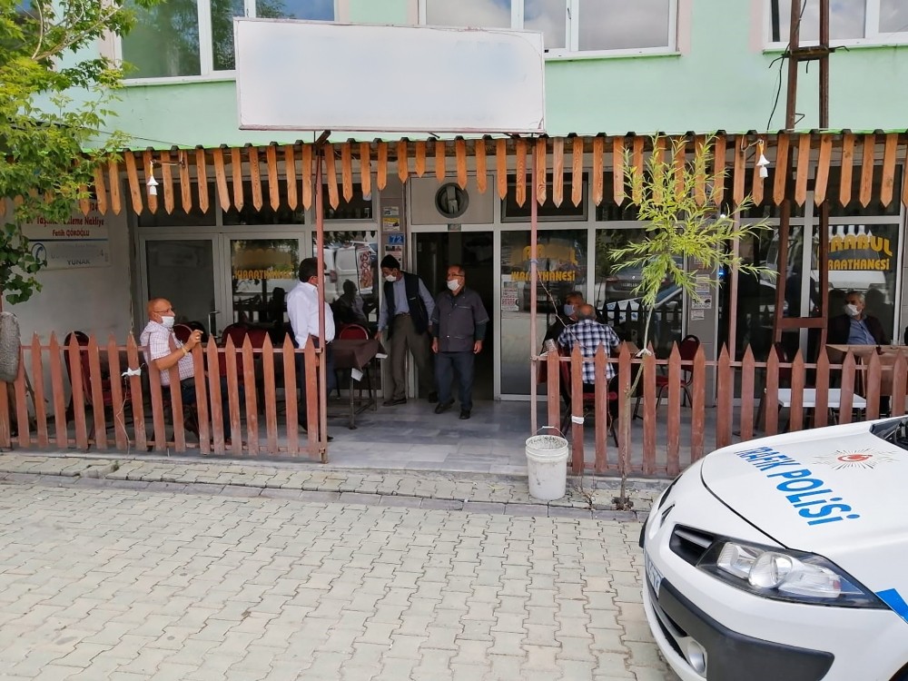 Yunak’ta maske takmayanlara 97 bin lira ceza 