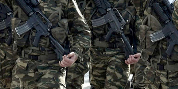 Yunan astsubay Yunan komutanı rehin aldı Yunan polisi kurtardı