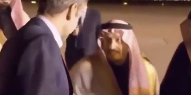 Yunan başbakanın bu hareketi Suudi yetkiliyi şoka soktu!