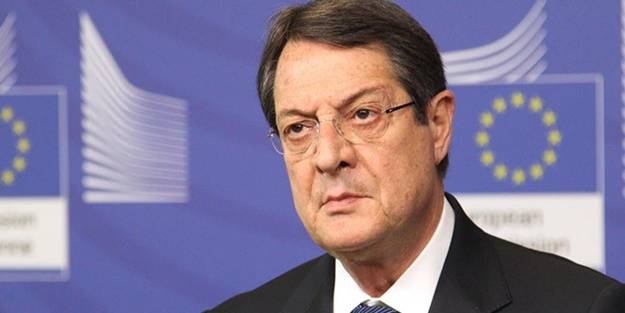 Yunan basını böyle duyurdu: Kendinden başka herkesi suçlayıp özür diledi