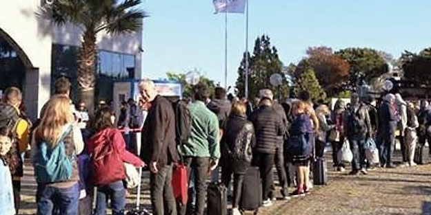 ﻿Yunanistan'dan Türkiye açıklaması: Yunanistan'ı ziyaret eden Türklerin sayısı açıklandı!