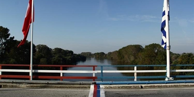 Yunan basınından flaş iddia: Sınırda bir Türk...