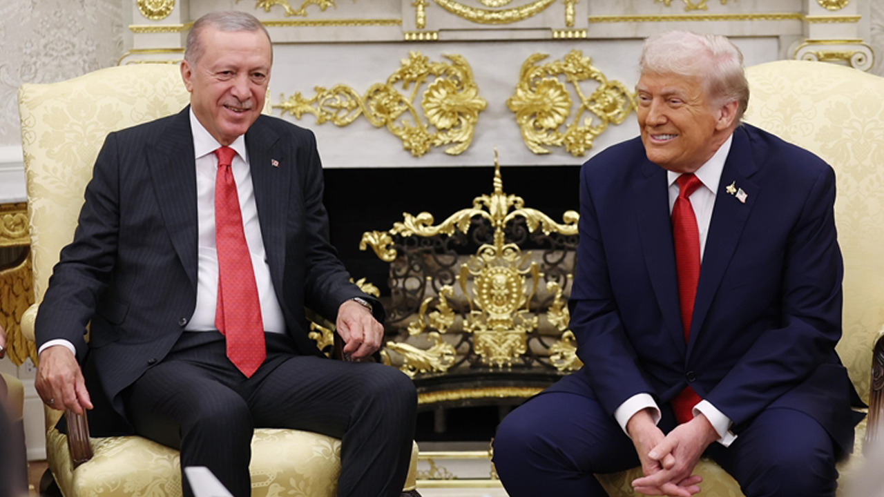 Yunan gazetesi Trump’ın Erdoğan’a ilgisini analiz ederek ülkesini uyardı: O inanılmaz biri! Artık dünyaya sadece Yunanistan penceresinden bakmamalıyız