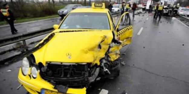 Milli Takım'ın 3 futbolcusu kaza geçirdi