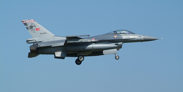 Yunan muhabire tokat gibi F-16 cevabı: Türkiye ile derin bağlarımız var