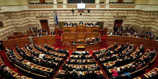 Yunan parlamentosunda tarihi oylama