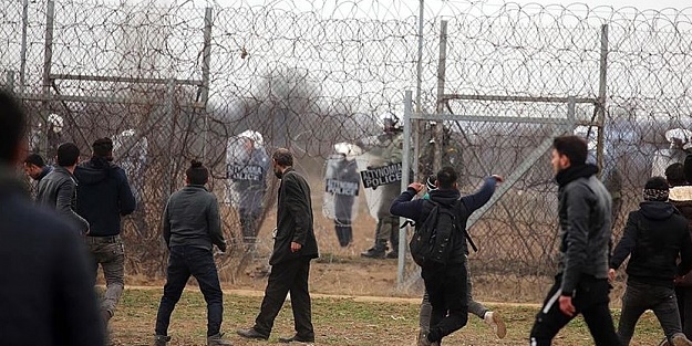 Yunan polisi mülteciyi kaynar suyla yaktı