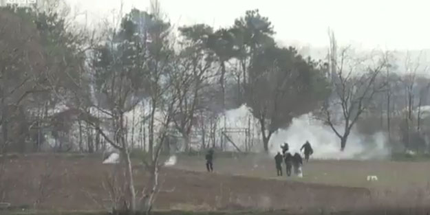 Yunan polisi Türk tarafına gaz sıktı! Misliyle karşılık verildi