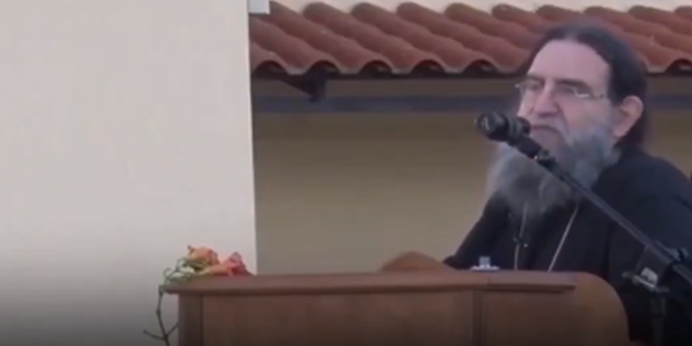Yunan rahipten Atina'da depreme neden olan Türkiye sözleri: Ayasofya artık kirletilemeyecek
