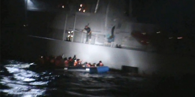 Yunan sahil güvenliğinden bot batırma açıklaması