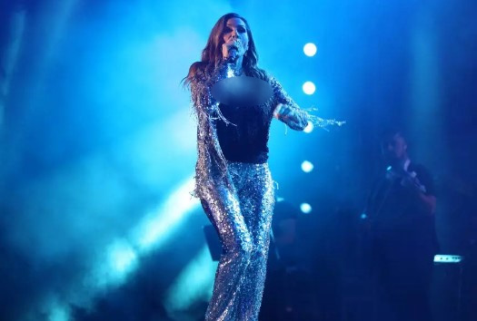 Yunan şarkıcıdan Çeşme'de büyük hadsizlik: Türk bayrağını görünce...