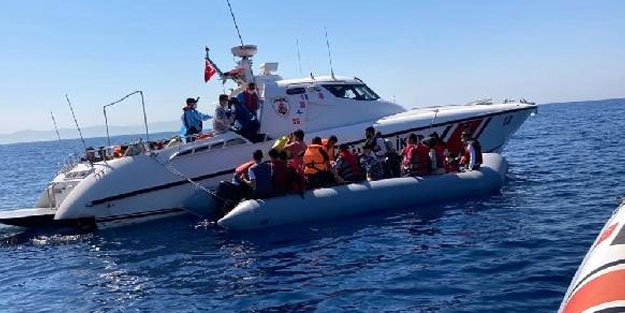 Yunan tarafından itilen 44 göçmen kurtarıldı