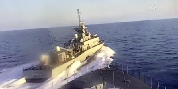 Yunandan ağır tahrik: Tatbikatta görevli Türk korvetini taciz etti!