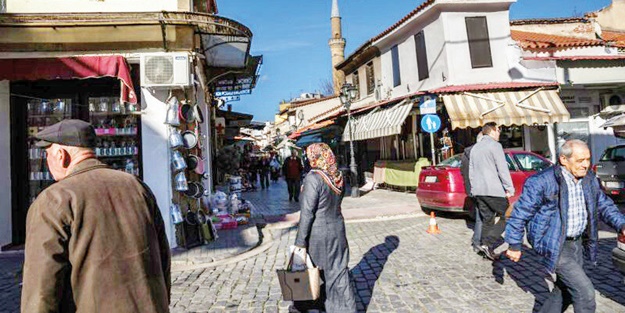 Yunan'ın Türk düşmanlığı salgın dinlemiyor! Bunu da yaptılar
