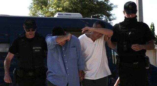 Yunanistan 3 darbeci hainleri iade etmiyor