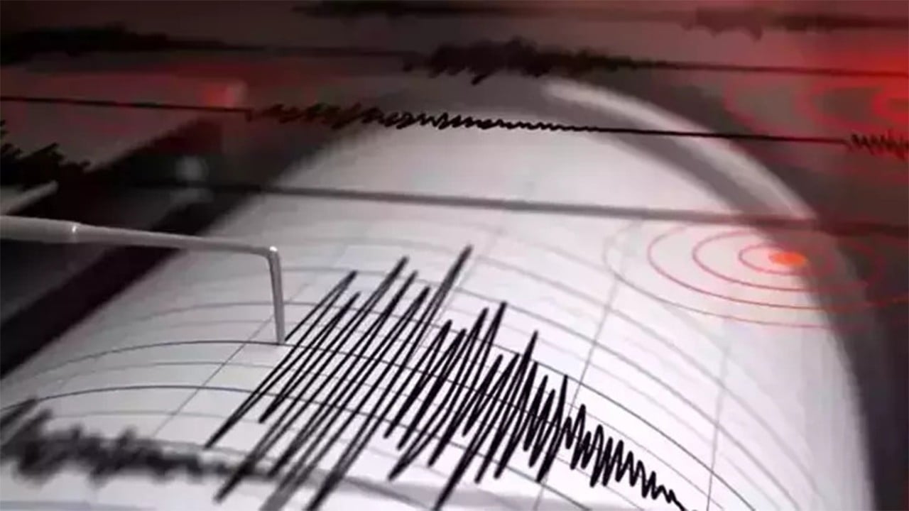 Yunanistan 5,2 büyüklüğünde deprem ile sarsıldı