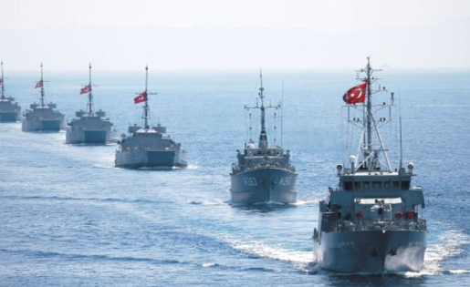 Yunanistan alarm verdi: ‘Türkler savaş gemileriyle geliyor’