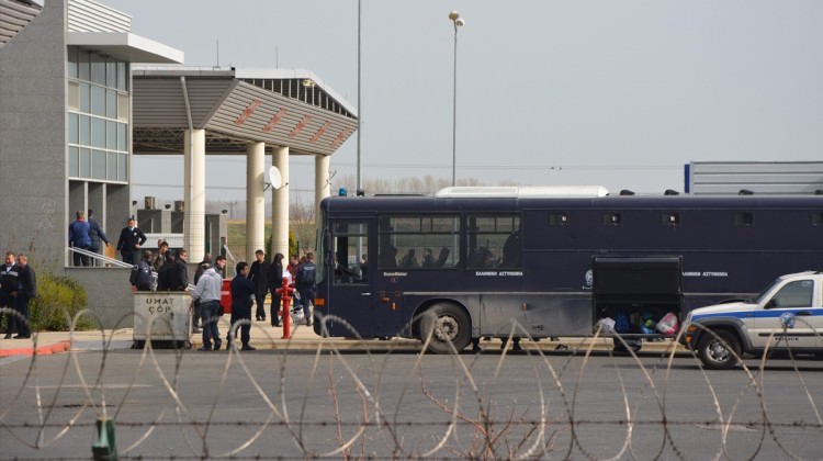 Yunanistan bazı kaçakları Türkiye'ye iade etti