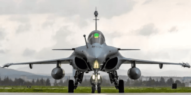 Yunanistan, Fransa'dan firkateyn ve savaş uçağı alımı için anlaşmaya vardı