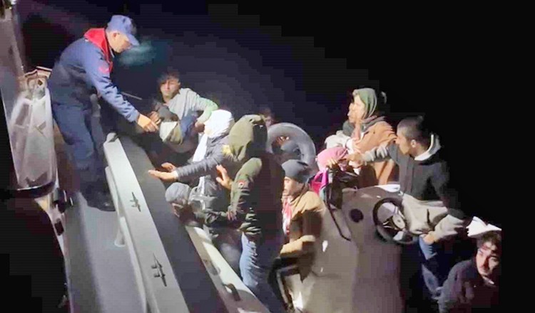 Yunanistan ölüme, biz hayata bağladık: Göçmenleri yine ölüme ittiler