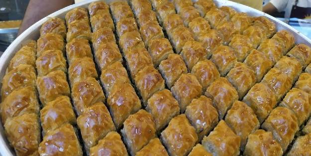 Yunanistan tarafından sahiplenilmeye çalışılan baklava gündem oldu