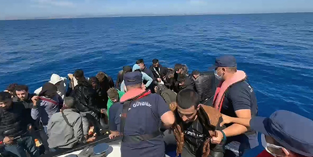 Yunanistan'a geçmeye çalışırken yakalandılar