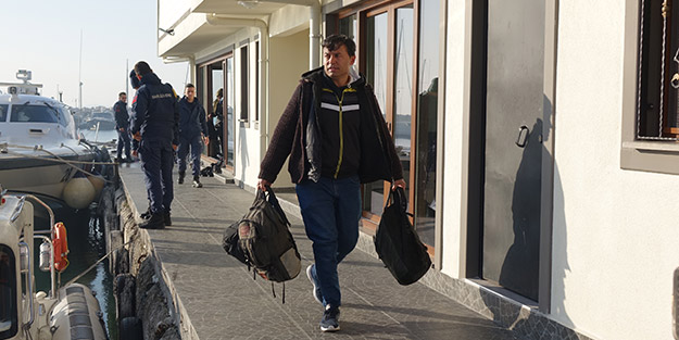 Yunanistan'a gitmek isteyen 37 kişi yakalandı