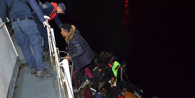 Yunanistan'a gitmeye çalışan onlarca düzensiz göçmen yakalandı