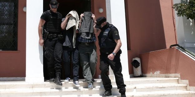 Yunanistan'a kaçan hainler Adliye'ye böyle geldiler