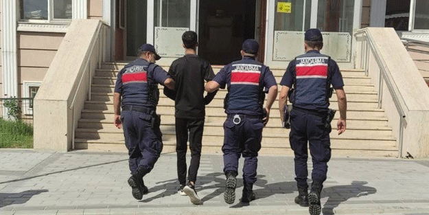 Yunanistan'a kaçarken paketlendiler