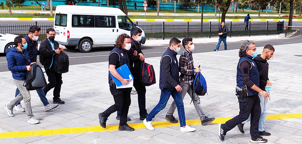 Yunanistan’a kaçmaya çalışan 5 FETÖ üyesinden 4’ü tutuklandı