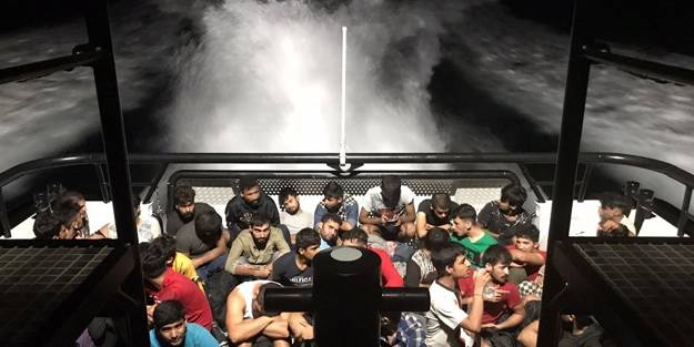 Yunanistan'a kaçmaya çalışan 63 düzensiz göçmen yakalandı