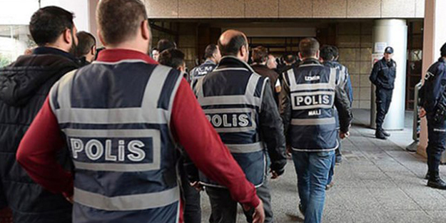 Yunanistan'a kaçmaya çalışırken enselendiler!