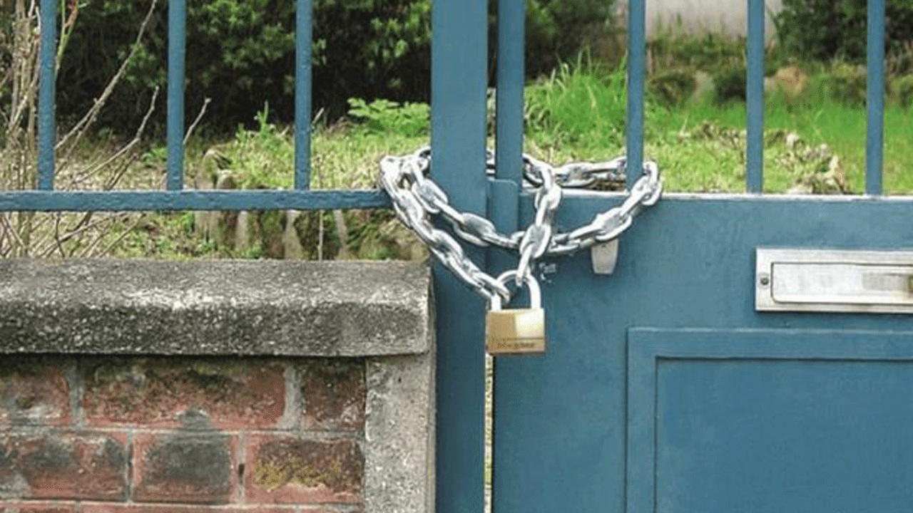 Yunanistan'da bakteri alarmı: 9 okulda eğitime ara verildi